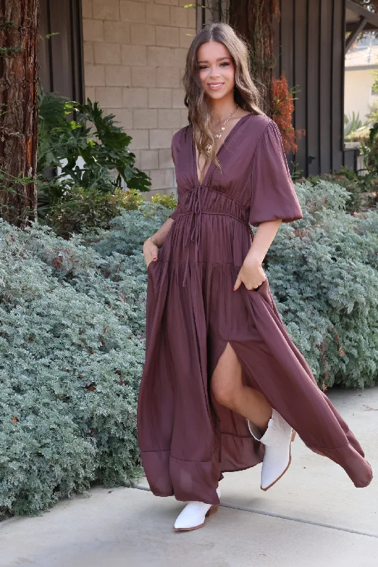 Holiday Mixer Maxi Dress Classic V-Neck Maxi Dress