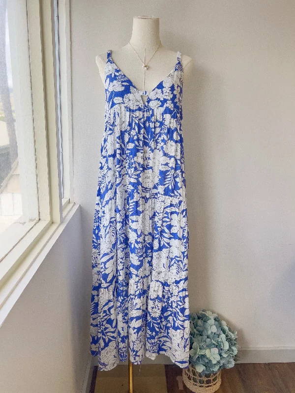 Oversize Floral Tiered Maxi Dress Cozy Maxi Dress with Slit
