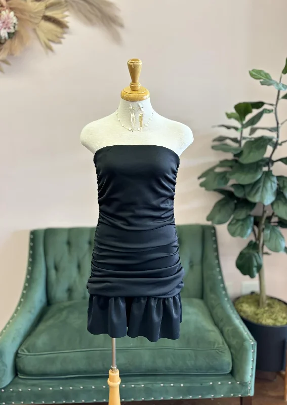 Strapless Black Ruched Ruffle Hem Mini Dress Trendy Tie-Dye Mini Dress