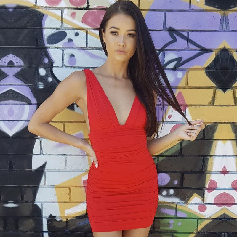 Trendy V Neck Ruched Bodycon Strapless Party Mini Dress - Red Trendy Cut-Out Mini Dress