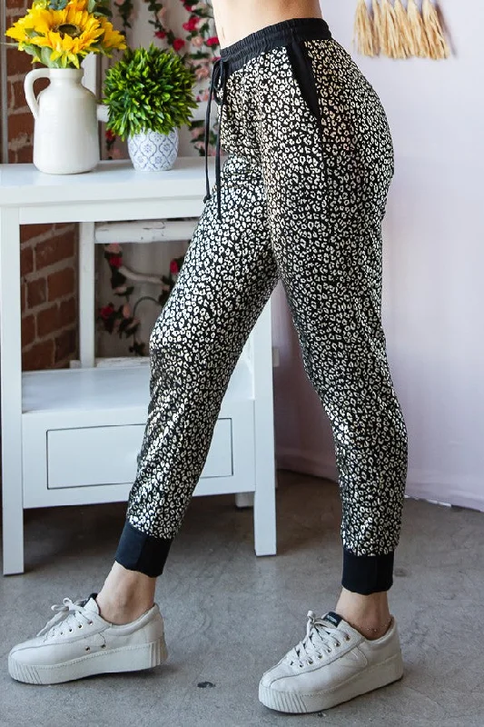 Gold & Black Animal Print Jogger Pants with Pockets Classic Straight-Leg Pants