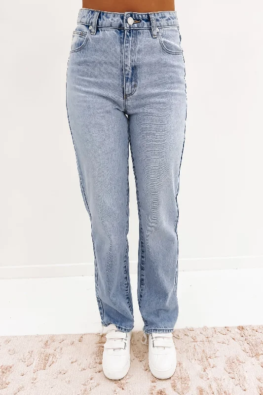 A 94 High Straight Jean Joanne Light Vintage Blue Comfortable Zip-Up Skinny Jeans