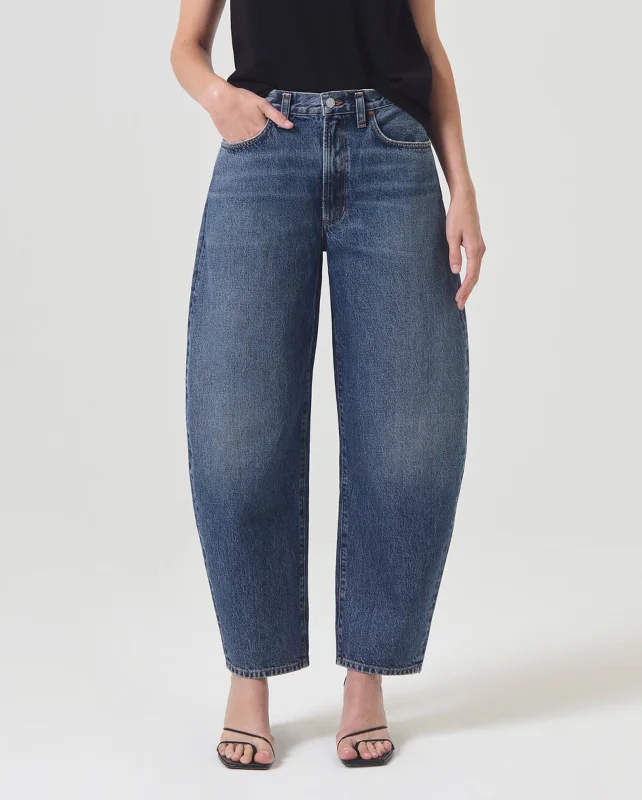 BALLOON JEAN / CONTROL Stylish Acid-Wash Jeans