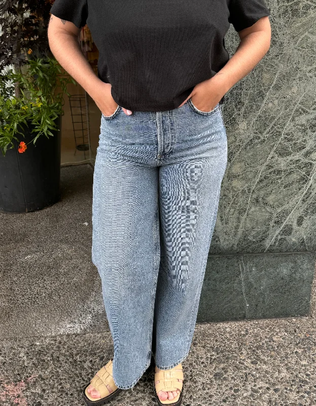 Harper Crop Jean in Hassle Fashionable Distressed Jeans