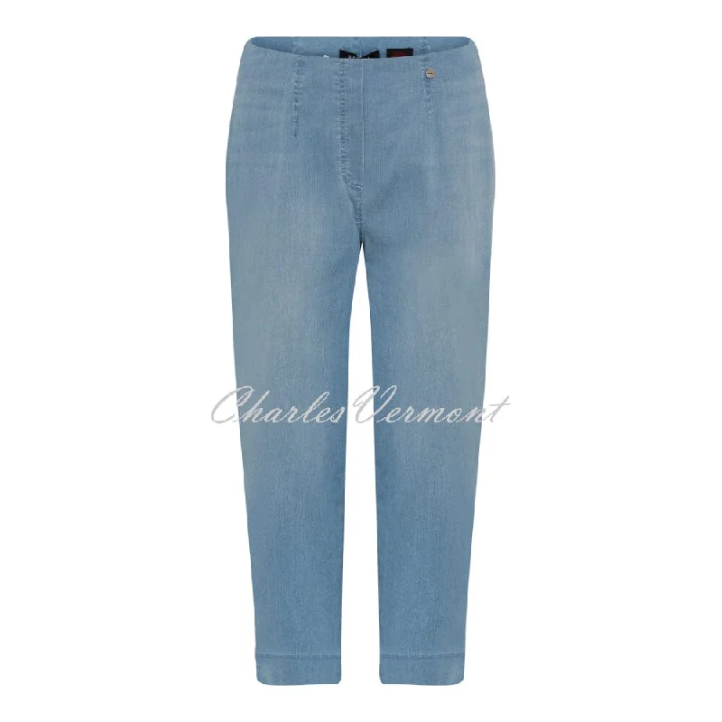 Robell Marie 07 - Capri Jean 51664-5448-62 (Light Denim Blue) Trendy Classic Fit Jeans Robell Marie 07 - Capri Jean 51664-5448-62 (Light Denim Blue) Trendy Classic Fit Jeans