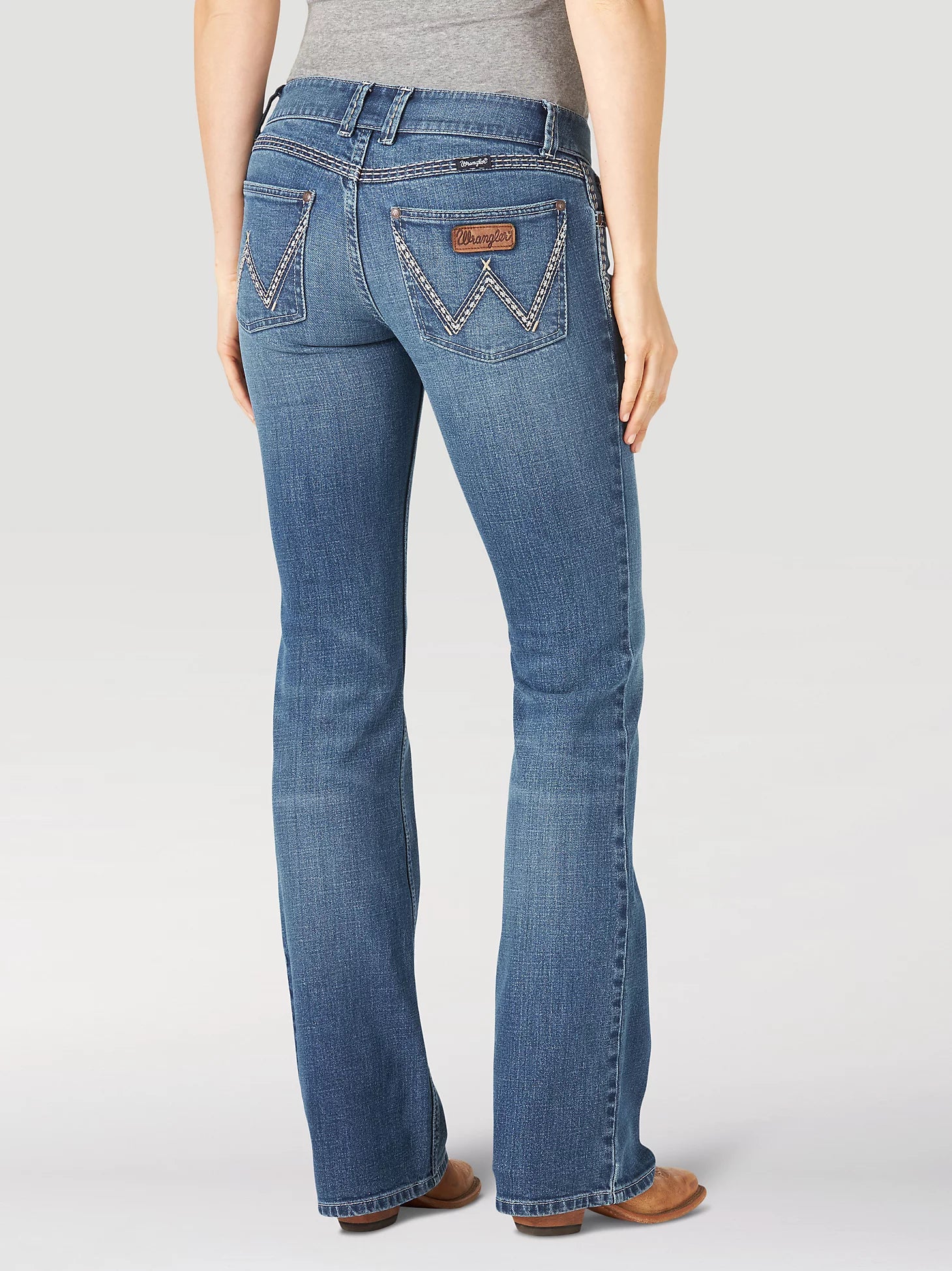 Wrangler Women's Low Rise Retro Sadie Jean Cozy Relaxed Fit Jeans